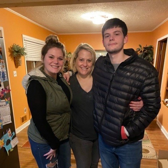 Meet your Posher, Lisa - Picture 1 of 1